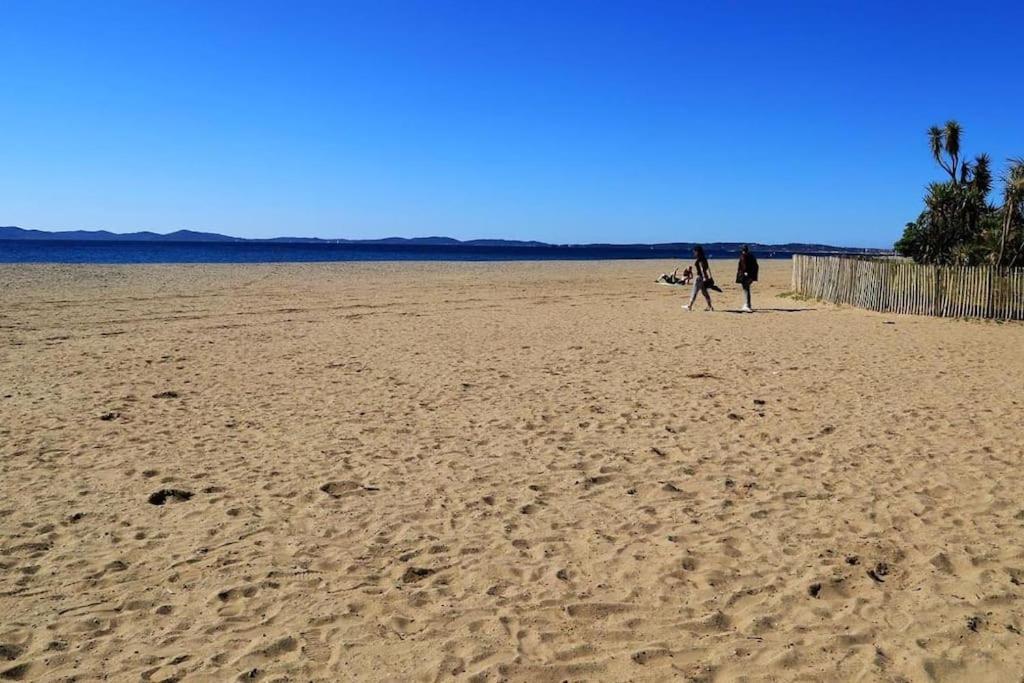 T2 Bord De Mer Plage De L'Ayguade Hyères Buitenkant foto
