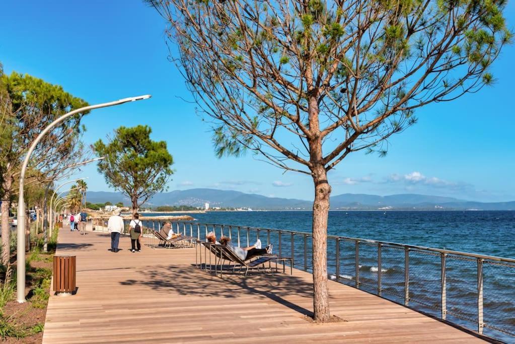 T2 Bord De Mer Plage De L'Ayguade Hyères Buitenkant foto